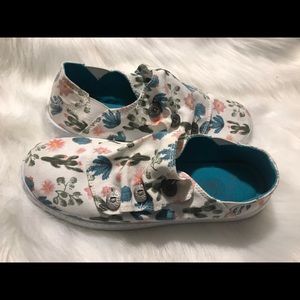 Blowfish floral print slides